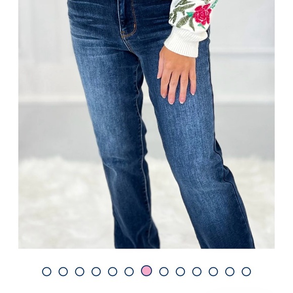 Almost new Judy blue fleece lined straight leg jeans. Sz 1 - Picture 2 of 8